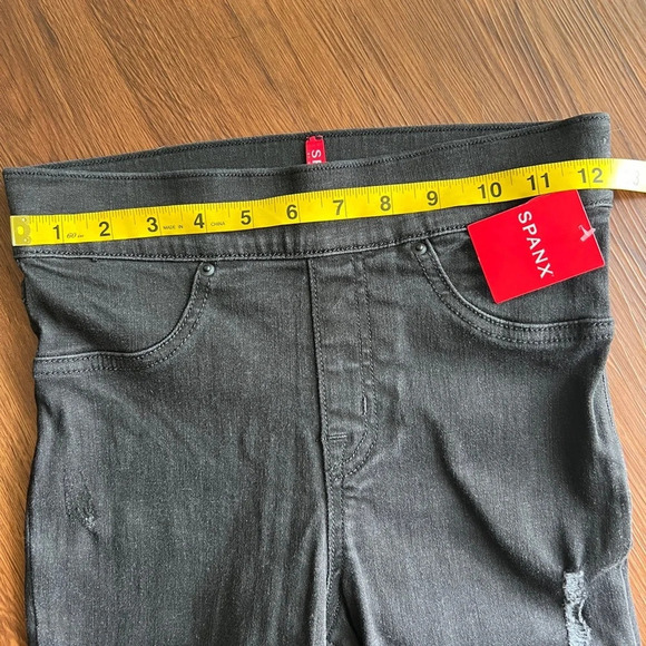 Spanx Vintage Distressed Ankle Skinny Jeans M Black NEW Size XS - Picture 3 of 7